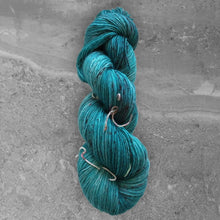 Load image into Gallery viewer, Madelinetosh Wool + Cotton
