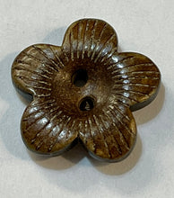Load image into Gallery viewer, Flower shaped brown horn button
