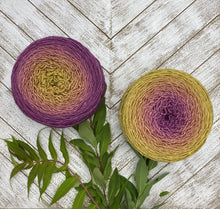 Load image into Gallery viewer, Mad Hatter Sport Weight Blossoms
