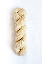 Load image into Gallery viewer, quince&amp;co. Finch
