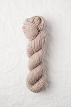 Load image into Gallery viewer, quince&amp;co. Finch
