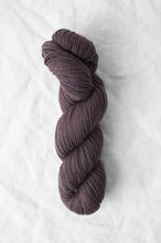 Load image into Gallery viewer, quince&amp;co. Finch
