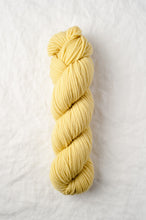 Load image into Gallery viewer, quince&amp;co. Lark
